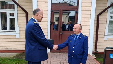 37 лет - на магистрали! Лунинчанину вручили подарок