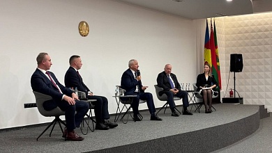 Руководитель Брестской области провел встречу с молодежью Первого региона