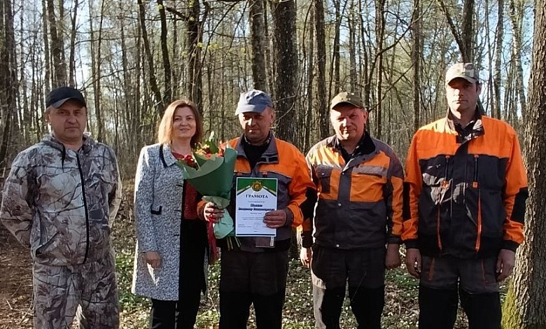 Поздравили с юбилеем прямо в лесу!