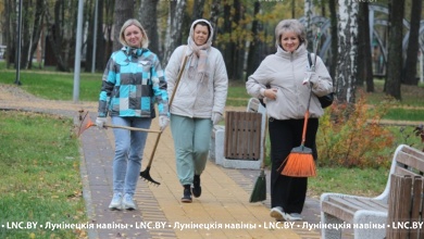 В Микашевичах прибрались в городском лесопарке