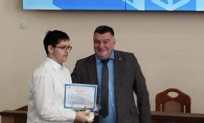 Право на зачисление в университет без испытаний получил юноша из Лунинецкого района