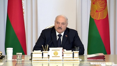 Лукашенко: МНЕ эту сказку рассказывать НЕ НАДО! // Жёстко про падёж скота, кадры и армию