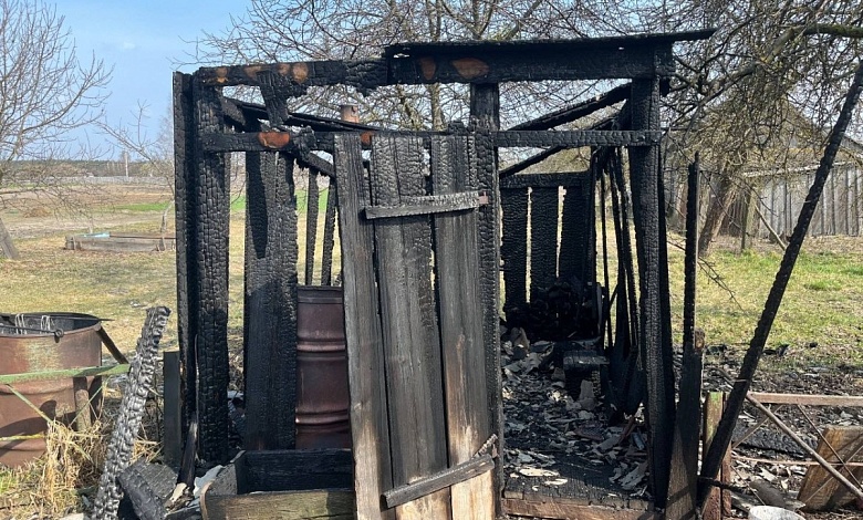 Сарайчик сгорел в агрогородке Бостынь Лунинецкого района