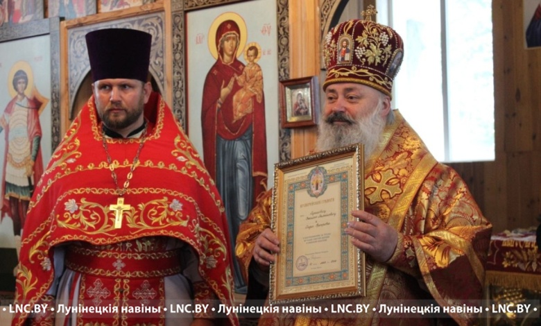 В Лунинецком районе в деревне Мокрово освятили купола и колокола местного храма