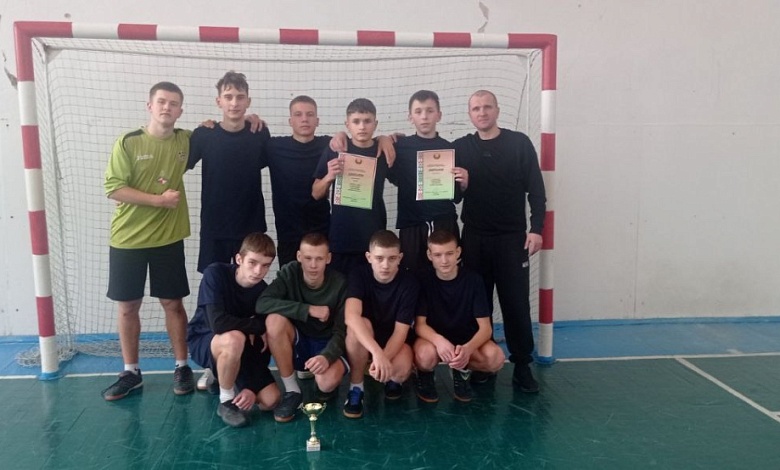Чемпионом Лунинецкого района по по мини-футболу стала команда из г. Микашевичи