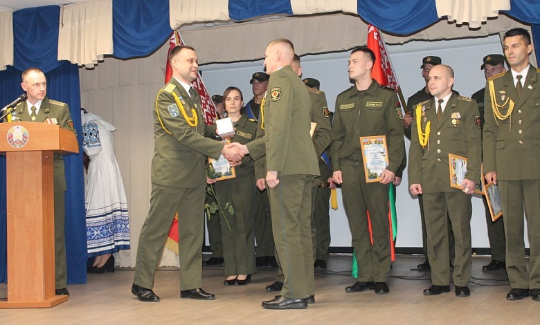 Чествование лучших! День образования отметил 56 зенитный ракетный полк | Лунинецкий район