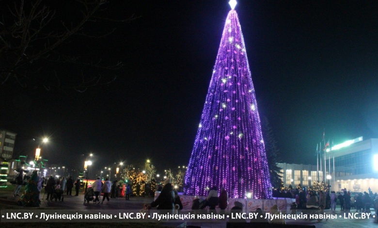 Новогодний сезон стартовал в Микашевичах