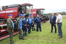 Профсоюз работников АПК продолжает оказывать помощь и поддержку труженикам Лунинецкого района
