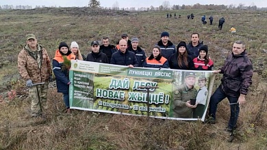 И лес садят и порядок наводят железнодорожники Лунинецкого района
