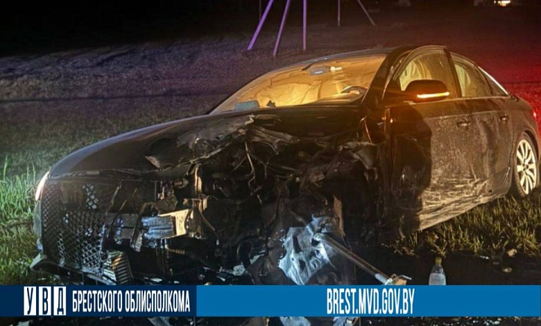Жесткая авария с участием трех автомобилей на автодороге М10