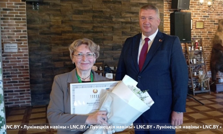 Наградами отмечена деятельность журналистов газеты «Лунінецкія навіны» 
