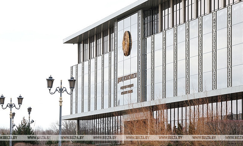 Лукашенко заслушал доклады министра обороны и председателя КГБ