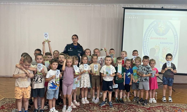 Спасатели продолжают рассказывать о безопасности детям в Лунинецком районе