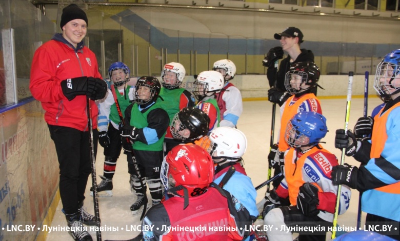 «Хоккей идет к детям» – классный проект! В Лунинце играют по серьёзному...