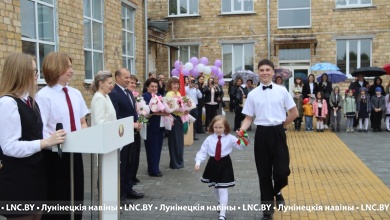 Вальс и последний звонок в СШ №3 г. Лунинца имени Героя Советского Союза А. В. Петрушевского