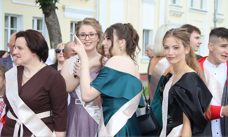 Выпускные вечера для 11-классников пройдут в школах Беларуси 12 июня