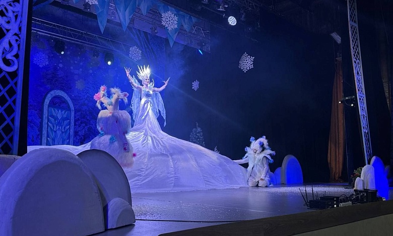 Лунинчане побывали на чудесном новогоднем утреннике в Пинске