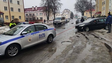 Помощь водителю оказали сотрудники Лунинецкого РОВД 