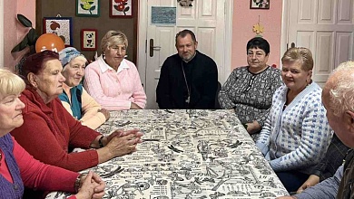 На встрече священнику задали вопросы в Лунинце