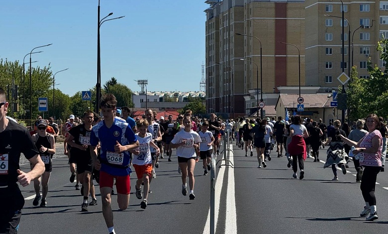 Забег "Первых": тысячи любителей спорта вышли на старт в Бресте  
