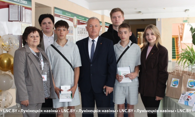 Не стали медлить. Молодежь подает документы в аграрный колледж Лунинца