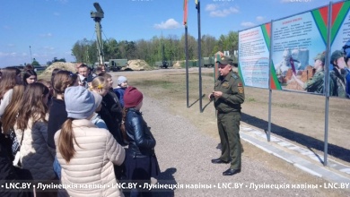 Лунинецкие школьники познакомились с военной службой