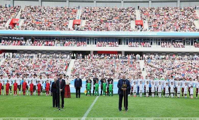 Шальная мысль Лукашенко и сюрприз от Си Цзиньпина. Как в Минске появился Национальный футбольный стадион