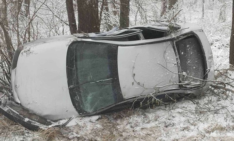 Автомобиль вылетел в кювет в Лунинецком районе