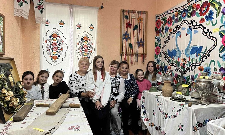 Увлекательное путешествие в мир наших предков устраивают для детей в Лунинце