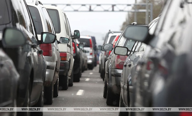Очередь легковушек на въезд в Литву увеличилась в 10 раз
