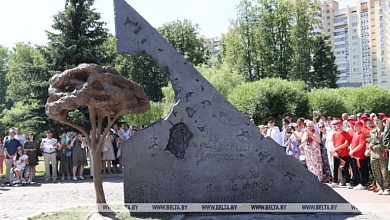 Жителей Лунинетчины приглашают присоединиться ко Всенародной акции "ЖИВАЯ ПАМЯТЬ БЛАГОДАРНЫХ ПОКОЛЕНИЙ"