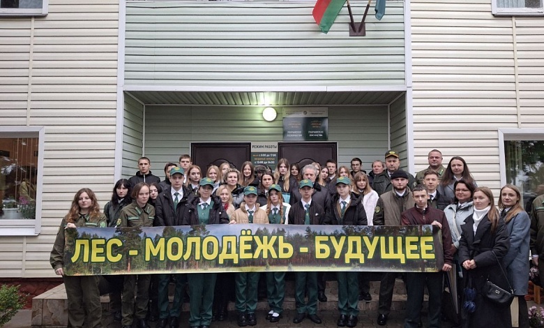 Областной семинар с молодыми специалистами лесхозов проходит в Лунинецком районе