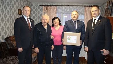 Почетного гражданина Лунинецкого района Павла Добринца поздравили с Новым годом