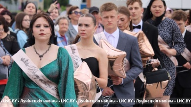 Выпускники прощаются со школой в Микашевичах | Фоторепортаж