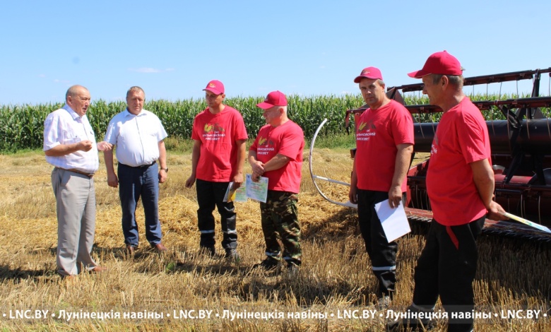 Подарки лучшим работникам АПК от профсоюза вручили в Лунинецком районе