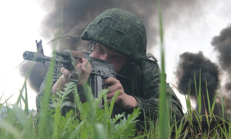 В Лунинецком районе новобранцы успешно показывают воинское мастерство