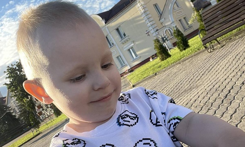 Борьбу за жизнь сына ведут Юлия и Алексей Гнедько из Лунинца