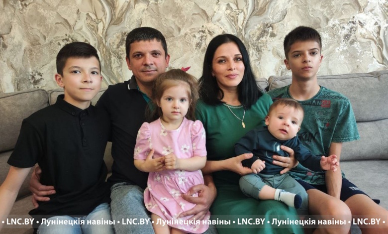 Как создается счастье, рассказала семья из Микашевичей