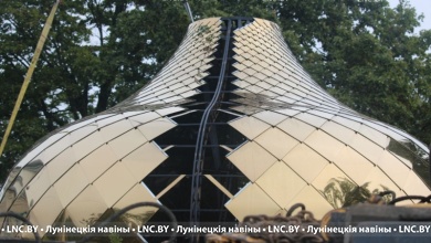 Центральный купол установят на храме деревни Мокрово Лунинецкого района