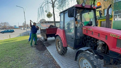 На улицах Лунинца наводят порядок работники ЖКХ 