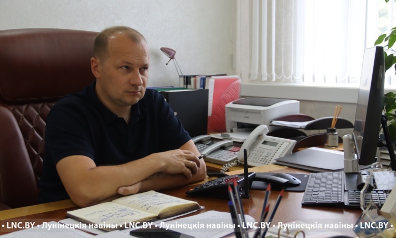 Прямую телефонную линию провел руководитель Лунинецкого района...