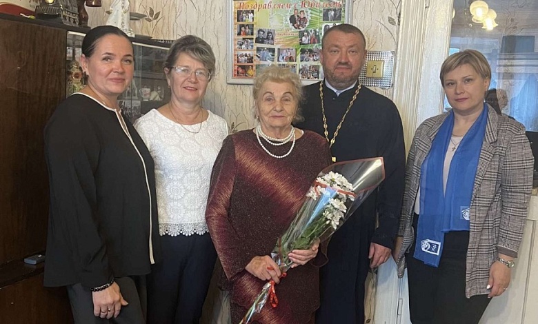 Лунинчанку поздравили с юбилеем — 90 лет!