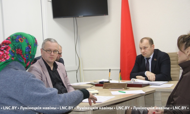 Приём граждан провёл руководитель Лунинецкого района