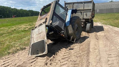 Трактор столкнулся с пассажирским поездом в Брестской области