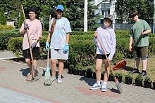 В Год благоустройства первые шаги к трудовой жизни сделали гимназисты из Микашевичей