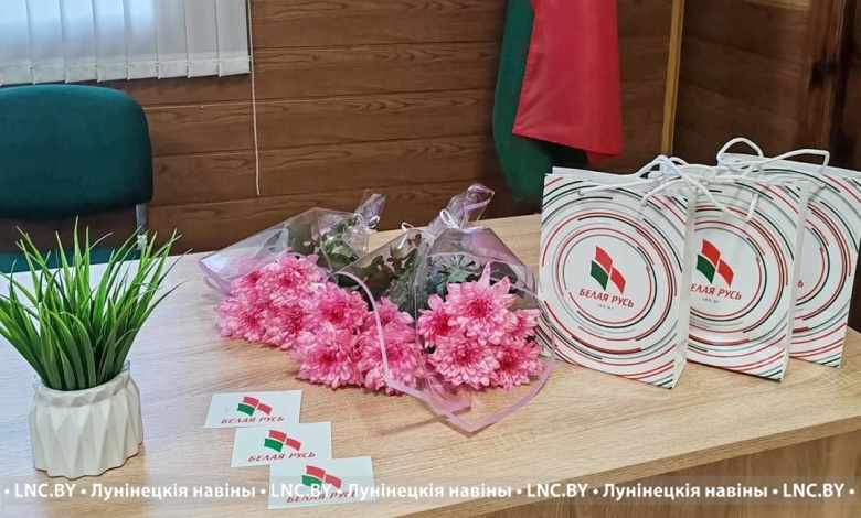 "Белая Русь" в Лунинце провела акцию "Гражданская позиция"