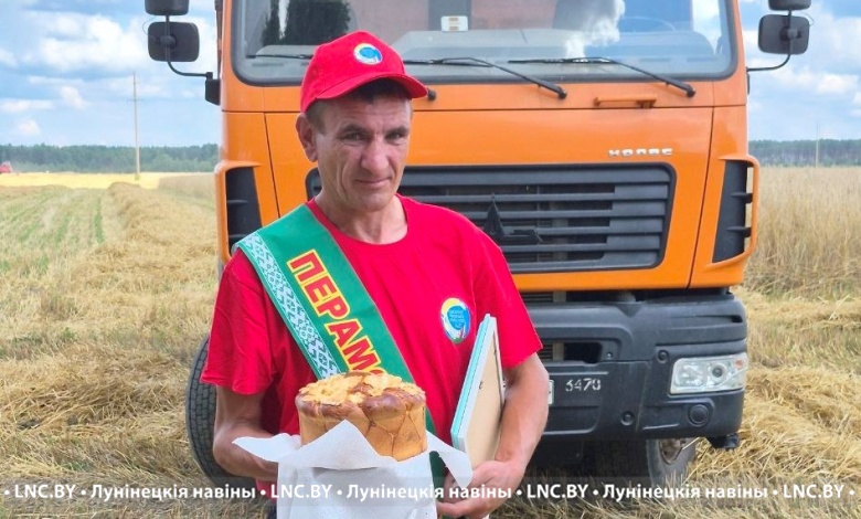 На уборке в Лунинецком районе определился первый тысячник