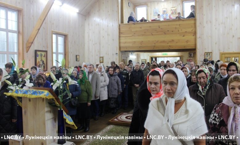 Прихожане храма Сретения Господня в Микашевичах принимали поздравления и благодарности