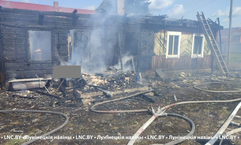 Пожар в Лунинецком районе: в Мокрово погиб сын хозяйки дома