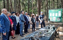 Лунинчане посетили раскопки на месте массового убийства и захоронения жертв геноцида в урочище Уручье в Минске